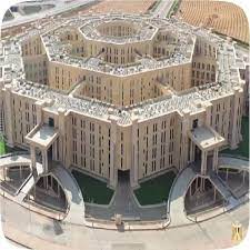 مبنى وزارة الدفاع المصرية الاكتاجون.في العاصمة الادارية الجديدة كتبت خلود ابو السعود لا يقتصر الأمر على مقر للجيش فقط ، بل أيضًا على مركز قيادة إستراتيجية متكامل تدار من خلاله جميع المؤسسات. ÙˆØ²Ø§Ø±Ø© Ø§Ù„Ø¯ÙØ§Ø¹ Ø§Ù„Ù…ØµØ±ÙŠØ© Ø¨Ø§Ù„Ø¹Ø§ØµÙ…Ø© Ø§Ù„Ø¥Ø¯Ø§Ø±ÙŠØ© Ø§Ù„Ø¬Ø¯ÙŠØ¯Ø© Ø§Ù„Ø£ÙˆÙƒØªØ§Ø¬ÙˆÙ† Ø¨ÙˆØ§Ø¨Ø© Ø§Ù„Ø£Ù‡Ø±Ø§Ù… Ø§Ù„ÙˆØ·Ù†ÙŠØ©