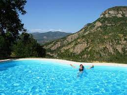 pin op holiday in france