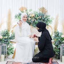 Baju kurung teluk belanga adalah labuh, dan potongannya longgar kerana dirusuknya. 19 Malam Berinai Ideas In 2021 Fashion Wedding Wedding Dresses