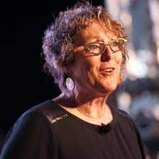 Increase your computer skills and your confidence by taking one of these free online computer courses for adults. Lynda Weinman Wikipedia