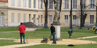 Landschaftsgärtner und landschaftsgärtnerinnen können großes bewegen! Uber Uns Jobs Ausbildung Berufsausbildung Gartner In Im Garten Und Landschaftsbau Stiftung Preussische Schlosser Und Garten