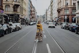 Der stadtteil der frankfurt zur metropole macht. Italienisches Flair Im Frankfurter Bahnhofsviertel Schick In Versace Optik Das Mode Lifestyle Blogazine Aus Hessen