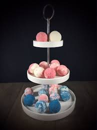 Sprudelnde badekugeln ganz einfach selber machen im thermomix. Badebomben Sprudelnde Badekugeln Tolles Geschenk Mix Dich Glucklich Thermomix Rezepte Fur Food Non Food Essen Kosmetik Putzmittel Etc