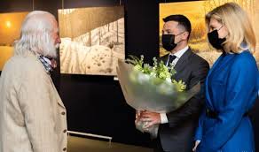Всі новини тернополя і тернопільщини на одному сайті. Volodimir Ta Olena Zelenski Privitali Hudozhnika Ivana Marchuka Z Dnem Narodzhennya Znaj Yua