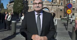 ▸ håkan juholt väntas inom kort att utses till ▸ håkan juholt varnade för att demokratin snart kan vara död och idiotförklarades i vanlig ordning. Hakan Juholt Ny Ambassador I Sydafrika Sydsvenskan