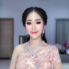 นักร้องสาวสวยเสียงดี ยิปซี ศรีสาคร จากค่ายโฟร์เอสไทยแลนด์ รับทำขวัญ. à¸¢ à¸›à¸‹ à¸¨à¸£ à¸ªà¸²à¸„à¸£ à¸™ à¸­à¸‡à¸¡ à¸ Fotos Facebook