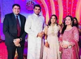 Wrestler babita phogat marriage with vivek suhag see pictures. Babita Phogat Biography Wrestler Baby Husband Marriage Photos Sisters Father Nach Baliye Bjp Awards Gulabigangofficial In