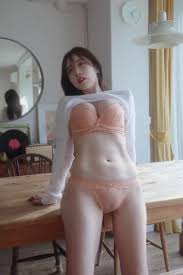 Momorina's White Bed Theme - Steamy Bikini Show