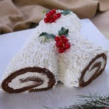 Tronchetto Innevato Di Natale Ingredienti 5 Uova 70 G Di Zucchero Una Fialetta Aroma Vaniglia 70 G Di Olio Di Semi Di Ricette Dolci Ricette Di Dolci Natalizi