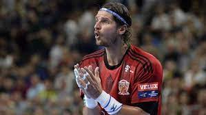 Nagy hyphae represent a hallmark structure of multicellular fungi with immense importance in their life cycle, including foraging for nutrients, reproduction, or virulence. Itt A Nagy Bejelentes Nagy Laszlo Visszavonul Infostart Hu