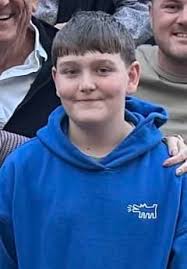 HELP POLICE AND FAMILY TO LOCATE THIS LOST FEMALE... . See below reposted  here.👇