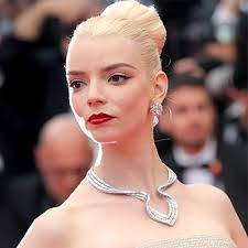 Tiffany Shell's Instagram, Twitter & Facebook