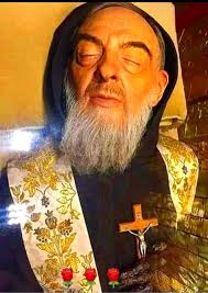 Offer a rose to Sta. Rita who will bring healing in your family🌹🌹