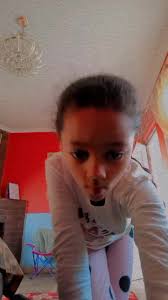 Safia Lee (@safia.lee81)