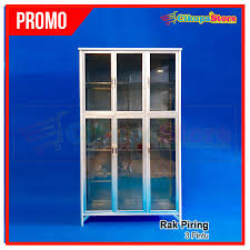 Jika ruang lemari terbatas, pilih rak piring bertingkat yang memungkinkan anda menumpuk piring dan mangkuk dengan ukuran berbeda. Lemari Piring Aluminium 3 Pintu Kaca Riben Lps 809 97 Super Lazada Indonesia