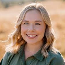 Rachel Karas's Instagram, Twitter & Facebook