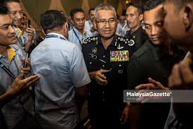 Jadi siapakah yang menggantikan tan sri khalid? Police Await Signals From Macau To Arrest Jho Low