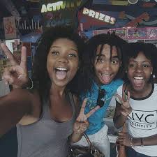 Youtube vlogger, musician and instagram sensation whose photos from the lifestyle she lives earned her 100,000 followers on the latter platform. 12 Elodie Zone And Sean Andrew