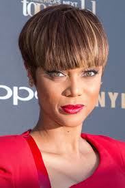 Cheveuxlongavecfrange2015xvjk coupe de cheveux 2016. Coupe De Cheveux Femme Avec Frange Retour De La Mode Des Annees 70