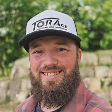 hello friends, please give me some advice. I did not understand in the  manual whether the car can wade in neutral, stand