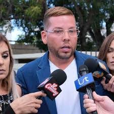 Vicente Saavedra's Instagram, Twitter & Facebook