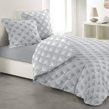 Une housse de couette sert à protéger la couette des taches et de l'humidité pour prolonger sa durée de vie. Housse De Couette Et Deux Taies Art Deco Coton 240 Cm Gris Linge De Lit Eminza