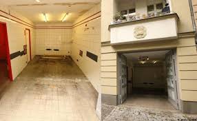 Die garage an der grundstücksgrenze ist in berlin meistens erlaubt. Garagen Jetzt Schon So Teuer Wie Wohnungen B Z Berlin