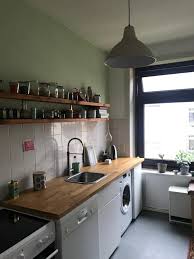 Gemutliche Wg Kuche In Hh In 2020 Wohnung Kuche Kleine Kuche Diy Kuchendesign