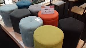 Bagi kalian yang untuk pertama kalinya tinggal sendiri di jepang dan belum terbiasa, pasti kalian kebingungan mengenai perabot rumah tangga apa saja yang perlu kalian beli terlebih dahulu dan di mana sebaiknya membeli perabotan tersebut. Cari Perabotan Rumah Stool Aneka Warna Ini Harganya Promo Di Informa Solo Paragon Mall Tribun Solo
