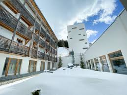 The falkensteiner club funimation katschberg hotel features an indoor climbing wall, a modern fitness room, and a spa area with a 550 m² pool zone, a sauna zone, and an exclusive, 1,200 m² beauty zone. Zu Besuch Im Familienhotel Falkensteiner Club Funimation Katschberg Happymomdiary