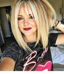 Emma stone's medium, sophisticated, blonde hairstyle with bangs is an adorable style that requires just a few, easy steps. My Blond Face In The Morning Miladies Net Blonde Hair With Bangs Blonde Bob Hairstyles Hair Styles