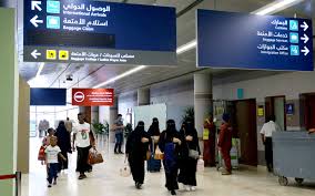 Saudi Arabia Clarifies No Entry Ban For Work And Family Visit Visa Holders In 2020 Arabian Women Shawnee People London School Of Economics