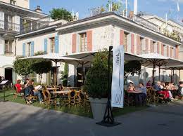 The fork is in commemoration of its 10th anniversary, and so it is not a permanent structure. Accueil Ze Fork Ze Fork Restaurant Au Bord Du Lac Vevey