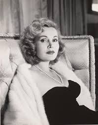 Zsa zsa gabor era la segunda de tres hermanos: Zsa Zsa Gabor Facebook
