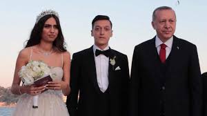 Arsenal player mesut ozil chose recep tayyip erdogan despite controversy over a previous turkish president recep tayyip erdogan was the best man at german footballer mesut ozil's wedding in. Turkey S Erdogan Is Best Man At Footballer Mesut Ozil S Wedding Bbc News