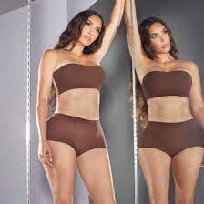 تويتر Skims على تويتر Buttery Soft Super Smooth And Ultra Stretchy Kimkardashian Wears The Fits Everybody Bandeau And Boy Short In Cocoa Shop Now At Https T Co Bn8kuwhtzx Https T Co Ycscm9toak