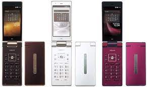 volte対応のandroid ガラホ 新aquos k発表 スマホより安い料金プランも用意 engadget 日本版 ガラホ au ケータイ 料金プラン