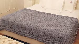 Alize Puffy Ile Kisa Yatak Ortusu Yatak Sali Yapimi Making Bed Scarf With Alize Puffy Youtube Podushki Shemy Vyazaniya Vyazanie