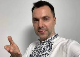 Арестович показал голый торс в прямом эфире - Korrespondent.net