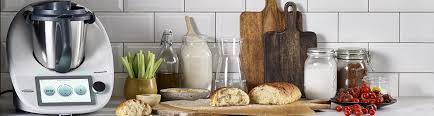 Themomix es catalogado como un robot electrodoméstico cuya funcionalidad en la cocina es facilitarnos la tarea de cocinar mostrándonos paso por paso como hacer un platillo y cumpliendo por nosotros ciertas tareas que nos quitan mucho tiempo en la cocina. Recetario Thermomix Recetario Thermomix