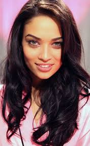 Shanina Shaik Victoria Secret Her Dad Is Pakistani And Saudi Arabian Mom Is Australian And Lithuanian Hair Beauty Beautiful Hair Beauty