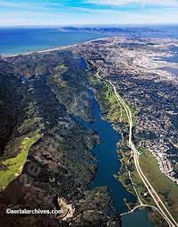 The Trace Of The Northern San Andreas Fault Zone Is Clearly Visible In This Aerial Photograph Of The Crystal Sp San Andreas Fault Aerial Photograph San Andreas