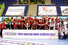 A trófeáért a fehérvár és az újpest küzd meg a puskás arénában. Magyar Kupa Ferfi Negyes Donto