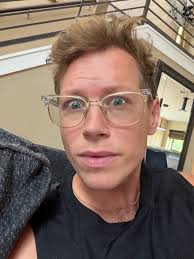 Have you seen this video?! A young black woman, screaming in pain, clearly  actively giving birth, is sat in a wheelchair to answer benign questions  that could easily be answered bedside or