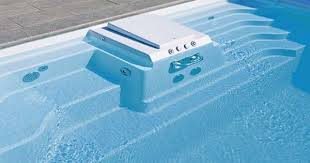 Pool Treppe Mit Integrierten Dusen Treppe Pool Dusen