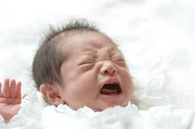 ママを悩ませる 夜泣き もしかして過保護が原因かも mammemo 夜泣き 子ども 子育て 子ども