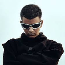 Austin Wile's Instagram, Twitter & Facebook