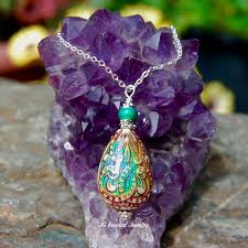 The fan would be perfect for next to a bed, on a desk, or on a child's room for a light fan and night light. Color Changing Mood Necklace Jgbeads