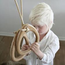 Kinder Turnringe Aus Holz Spielspass Garten Balkon Sortiment Die Zeit Shop Besondere Ideen Erlesene Geschenke Turnringe Kinder Kinder Zimmer
