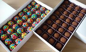 Caixa Artesanal Delicias De Amor Preço Caixa Com 5 Sabores Diferentes De Brigadeiros Gourmet Produzidos Com Chocolate Belga Barry Call Bebidas Doces Embalagens Para Doces Gourmet Brigadeiros Gourmet